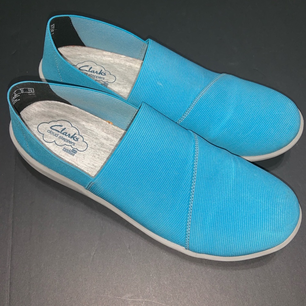 CLARKS cloud steppers